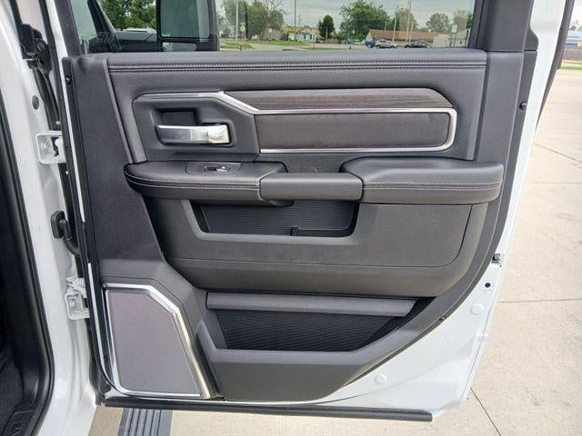 2026 RAM Ram 3500 RAM 3500 LARAMIE CREW CAB 4X4 8' BOX