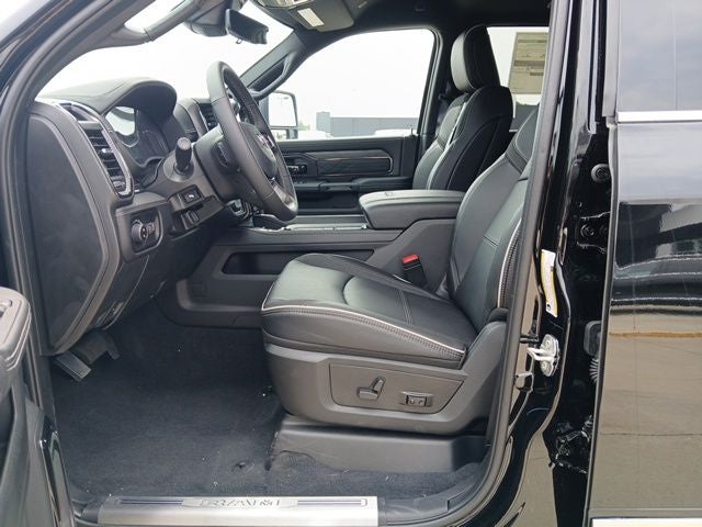 2026 RAM 3500 RAM 3500 LIMITED CREW CAB 4X4 8' BOX