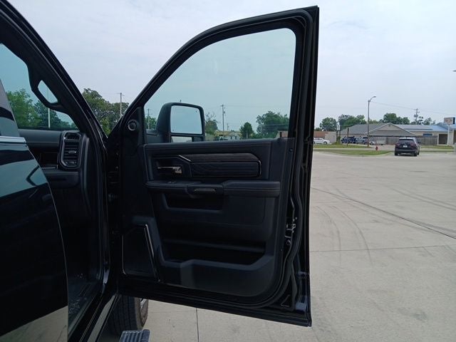 2026 RAM 3500 RAM 3500 LIMITED CREW CAB 4X4 8' BOX