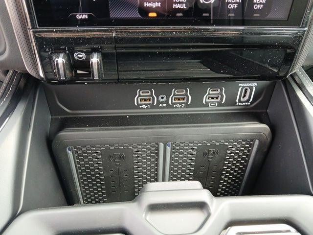 2026 RAM 3500 RAM 3500 LIMITED CREW CAB 4X4 8' BOX