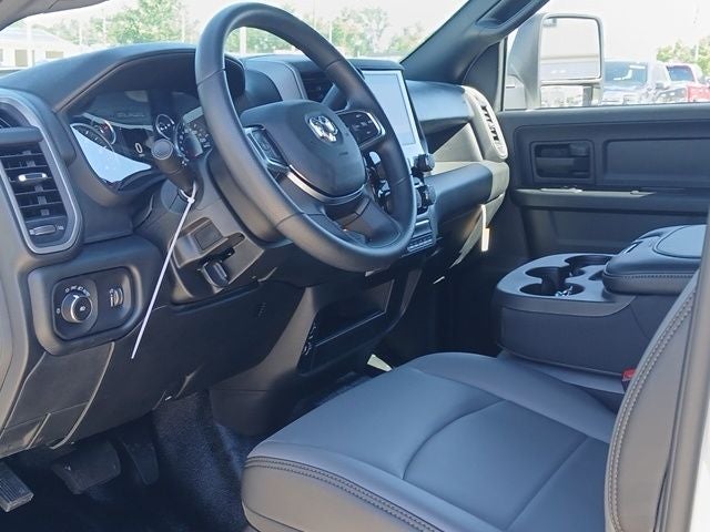 2026 RAM Ram 5500 Chassis Cab RAM 5500 TRADESMAN CHASSIS CREW CAB 4X4 60' CA