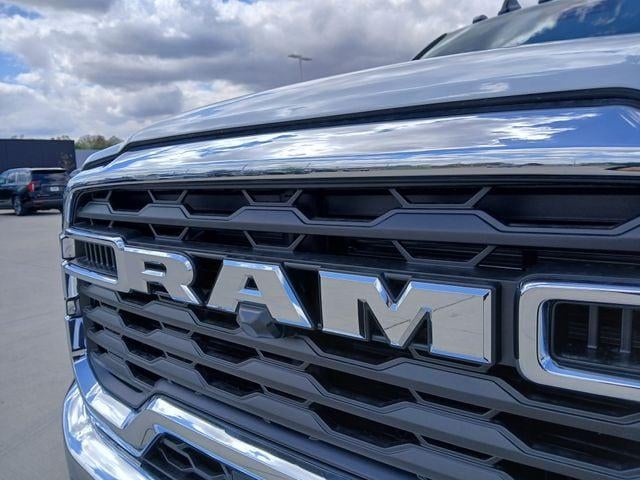 2026 RAM 3500 Chassis RAM 3500 TRADESMAN CHASSIS REGULAR CAB 4X4 84' CA