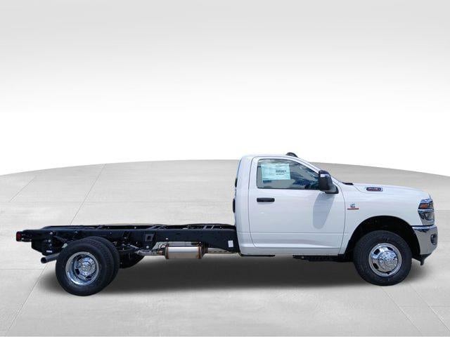 2026 RAM 3500 Chassis RAM 3500 TRADESMAN CHASSIS REGULAR CAB 4X4 84' CA