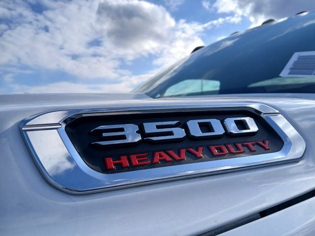 2026 RAM Ram 3500 Chassis Cab RAM 3500 TRADESMAN CHASSIS REGULAR CAB 4X4 84' CA