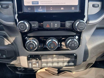 2026 RAM Ram 3500 Chassis Cab RAM 3500 TRADESMAN CHASSIS REGULAR CAB 4X4 84' CA