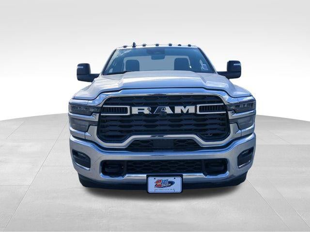 2026 RAM Ram 3500 Chassis Cab RAM 3500 TRADESMAN CHASSIS REGULAR CAB 4X4 84' CA