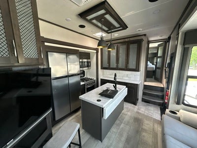 2022 Momentum Camper Base