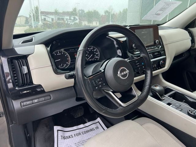 2022 Nissan Pathfinder SV